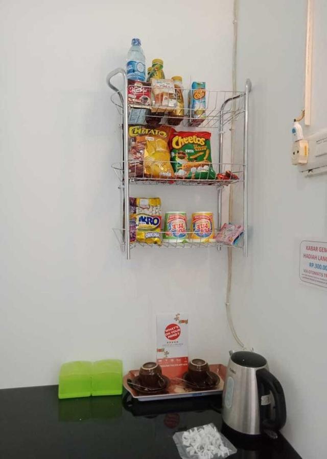 Alex Hostel 2 Palembang Buitenkant foto