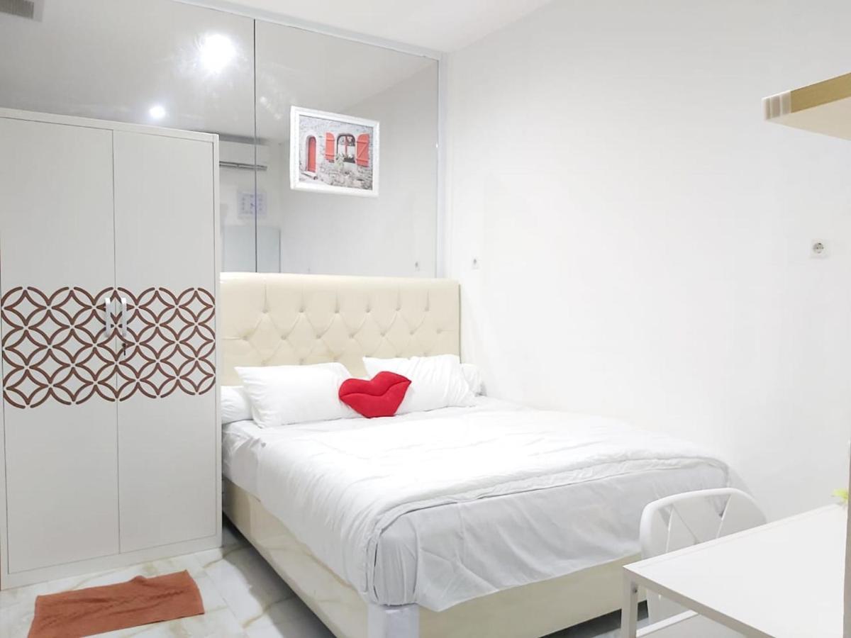 Alex Hostel 2 Palembang Buitenkant foto